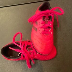 Like new! Adidas little kid soccer cleats.